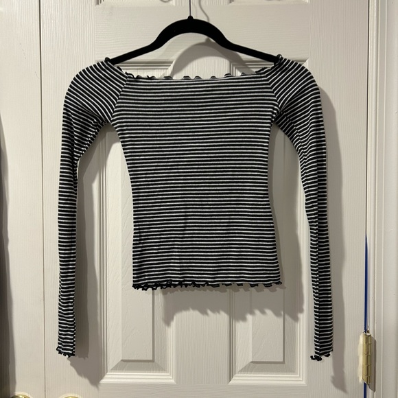 Off-the-Shoulder Cropped Top - Picture 1 of 2